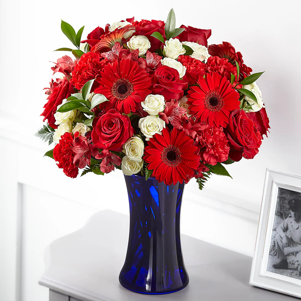 Hearts Embrace Bouquet - Image 3
