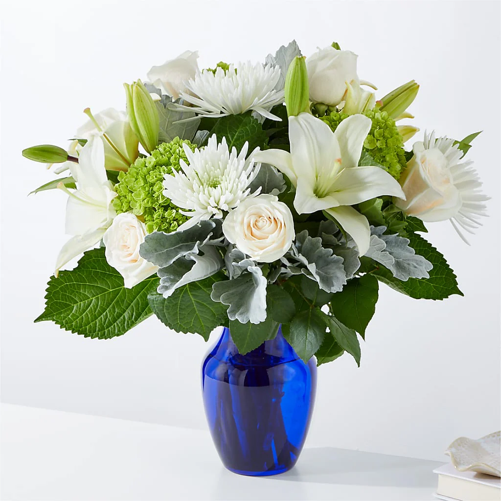 Snowy Dreams Bouquet - Image 4